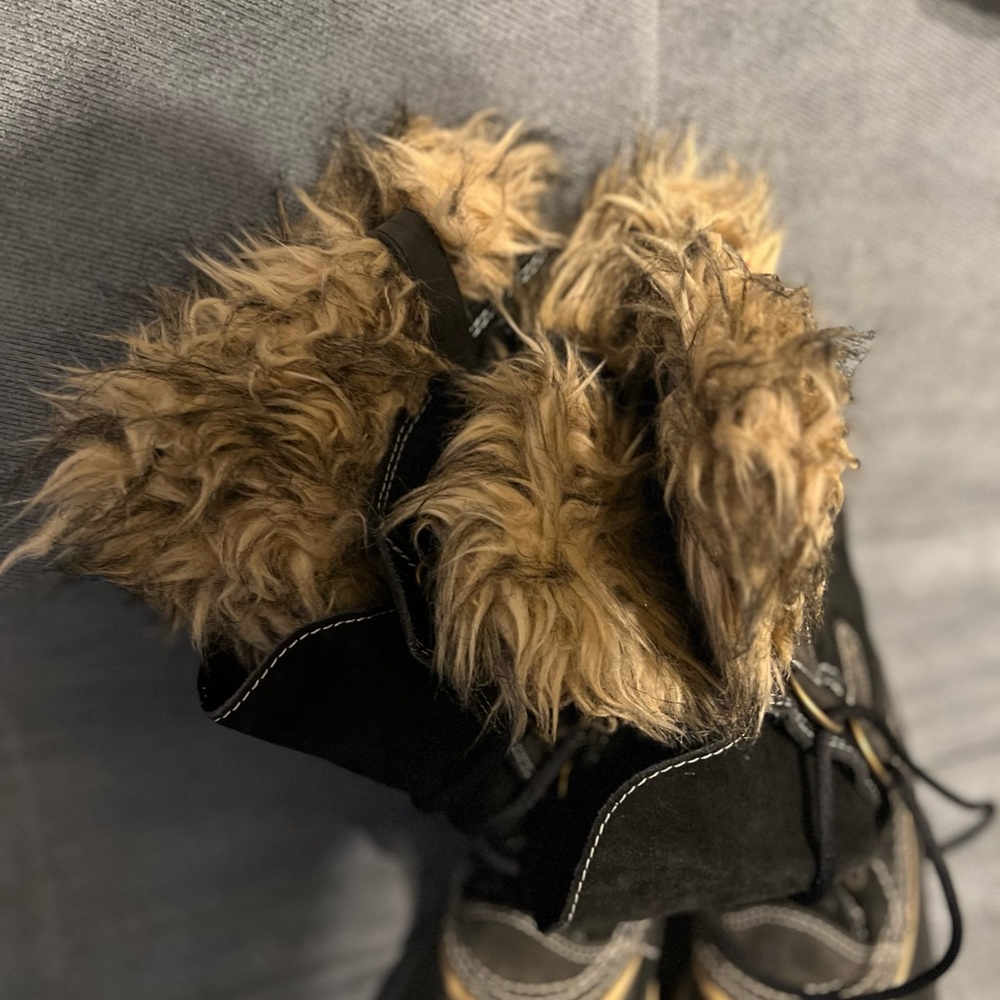 Sorel Black Fur-Lined Winter Boots - Picture 5 of 6